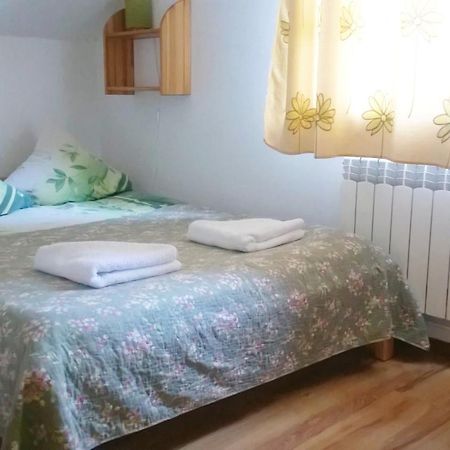 Lesne Berdo Przyslup Bed & Breakfast Чисна Стая снимка
